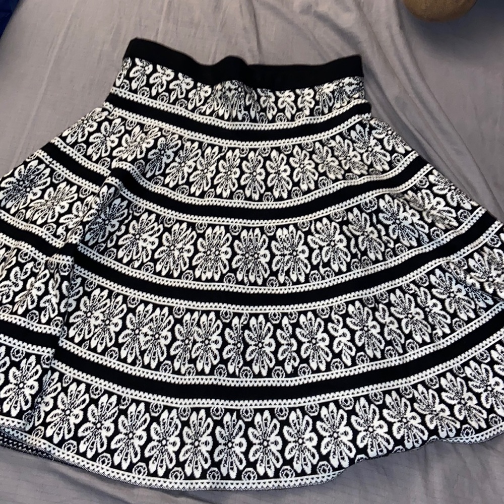 Saks  Fifth Ave sweater skirt! Like new! Soft and stretchy